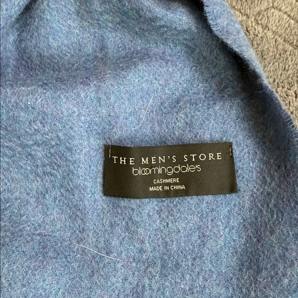 NWT Bloomingdale’s Cashmere Fringe Trim Scarf Mystical Blue Heather
